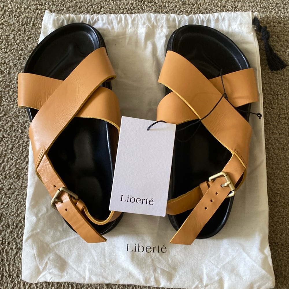 NWT Liberte Capri Sandals!
